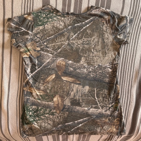 Realtree Brown and Green Camo Top | Women’s Medium - Picture 4 of 4